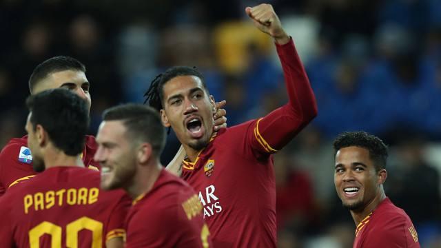  曼联防线失误连连，纽卡斯尔三球完胜红魔  