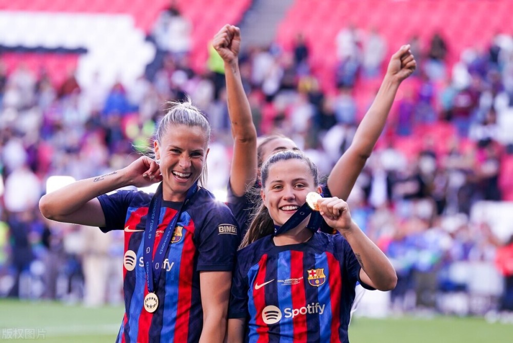  曼城女足夺得联赛冠军创历史  